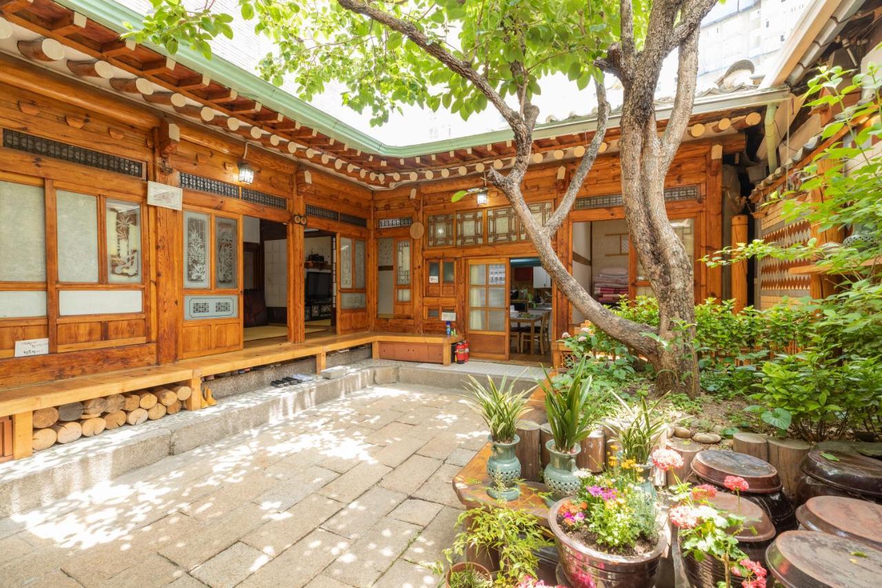 Dongmyo Hanok Sihwadang - Private Korean Style House In The City Center With A Beautiful Garden Seoul Eksteriør bilde