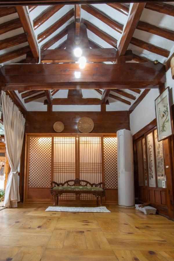 Dongmyo Hanok Sihwadang - Private Korean Style House In The City Center With A Beautiful Garden Seoul Eksteriør bilde