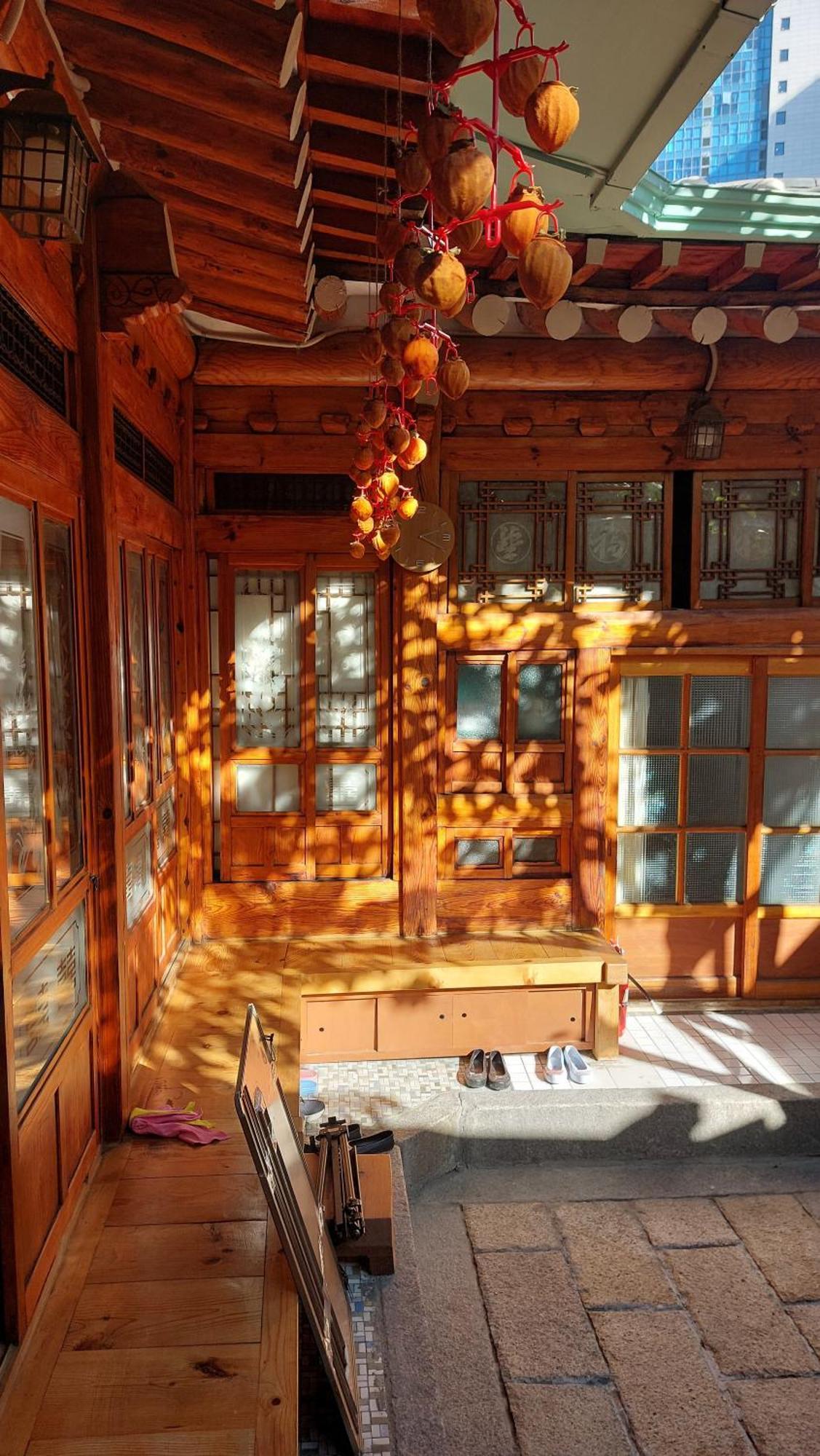 Dongmyo Hanok Sihwadang - Private Korean Style House In The City Center With A Beautiful Garden Seoul Eksteriør bilde